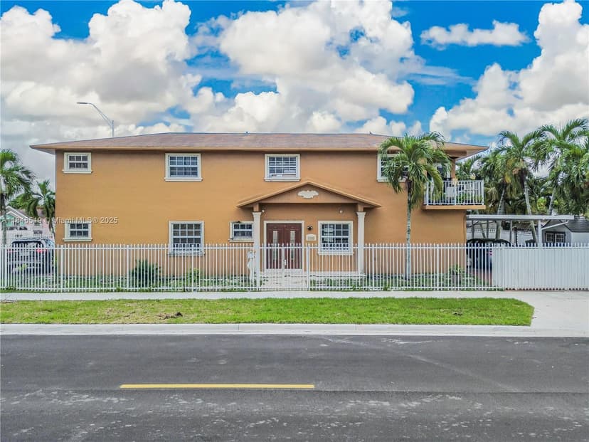948 E 47th St, Hialeah FL 33013