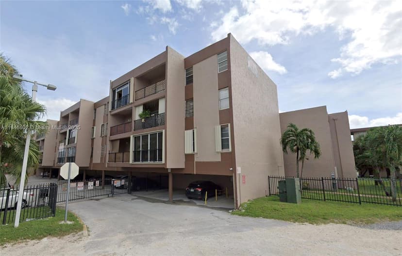 1900 W 68th St # G103, Hialeah FL 33014