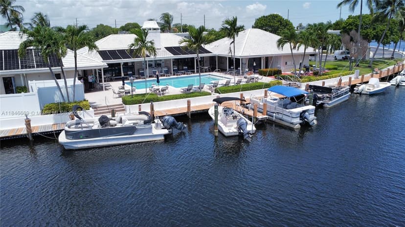 160 Cypress Club Dr # 608, Pompano Beach FL 33060
