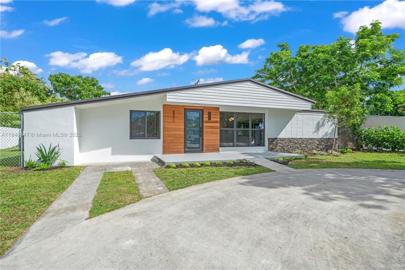 9971 Caribbean Blvd, Cutler Bay FL 33189
