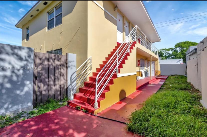 1006 10th St, West Palm Beach FL 33401