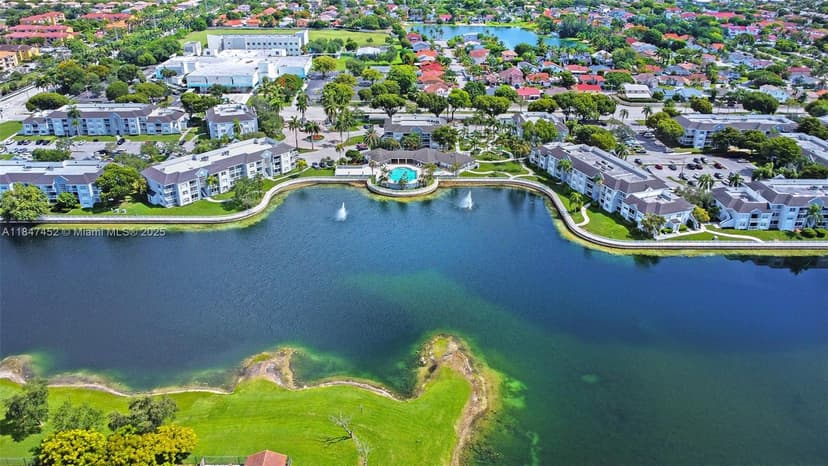 8660 SW 212th St # 101, Cutler Bay FL 33189
