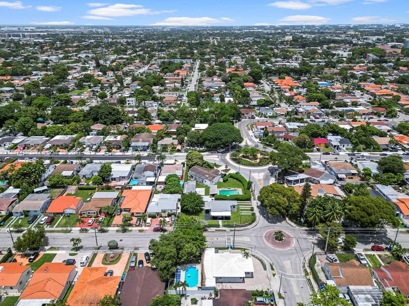 600 SW 31st Ave, Miami FL 33135