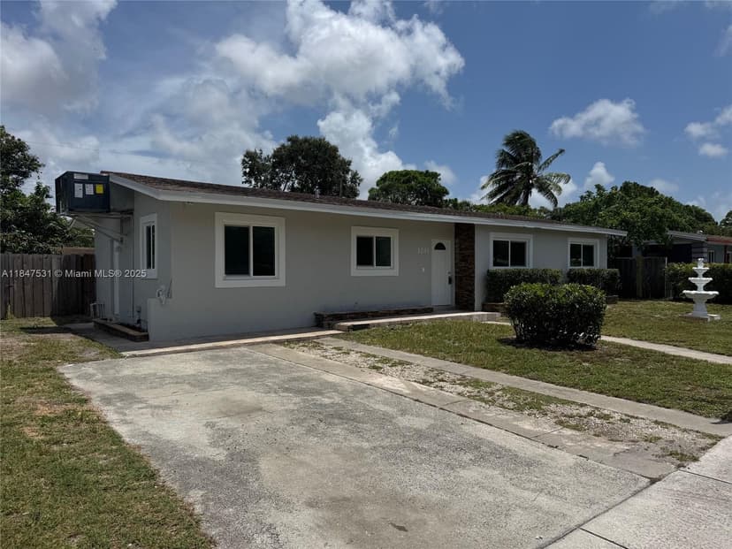 3241 NW 4th St, Lauderhill FL 33311