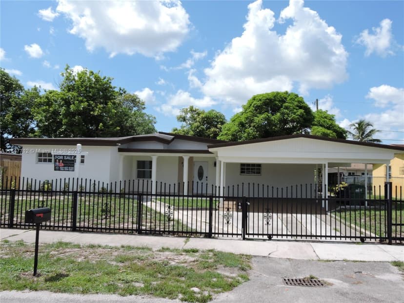 2040 NW 185th Ter, Miami Gardens FL 33056