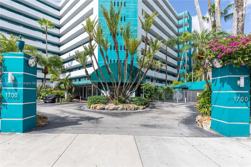1700 NW N River Dr # 708, Miami FL 33125