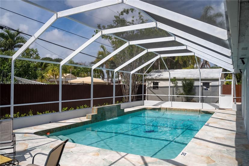 10120 Nicaragua Dr, Cutler Bay FL 33189