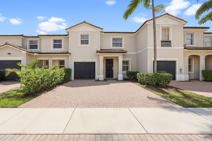 1070 NE 42nd Ave, Homestead FL 33033