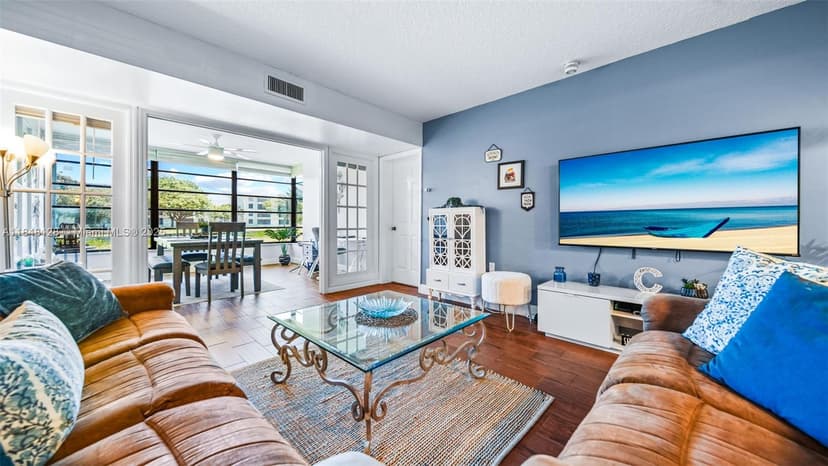1518 N Whitehall Dr # 102, Davie FL 33324