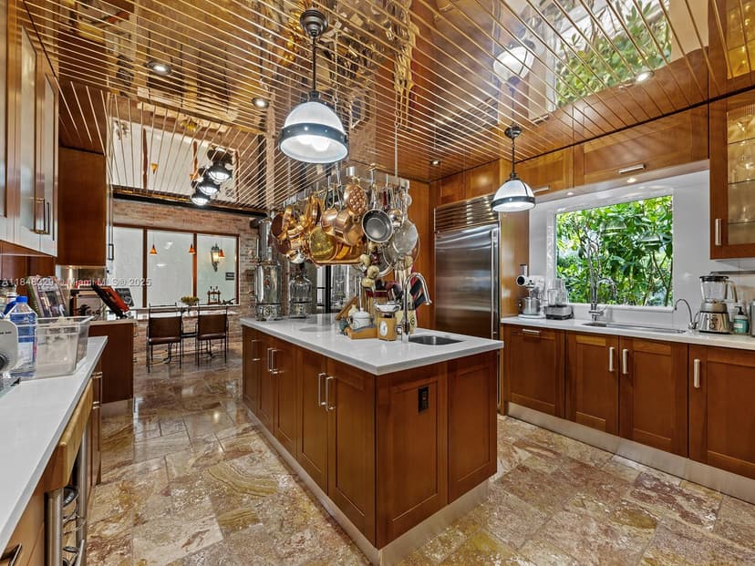 20251 W Oak Haven Cir, Miami FL 33179