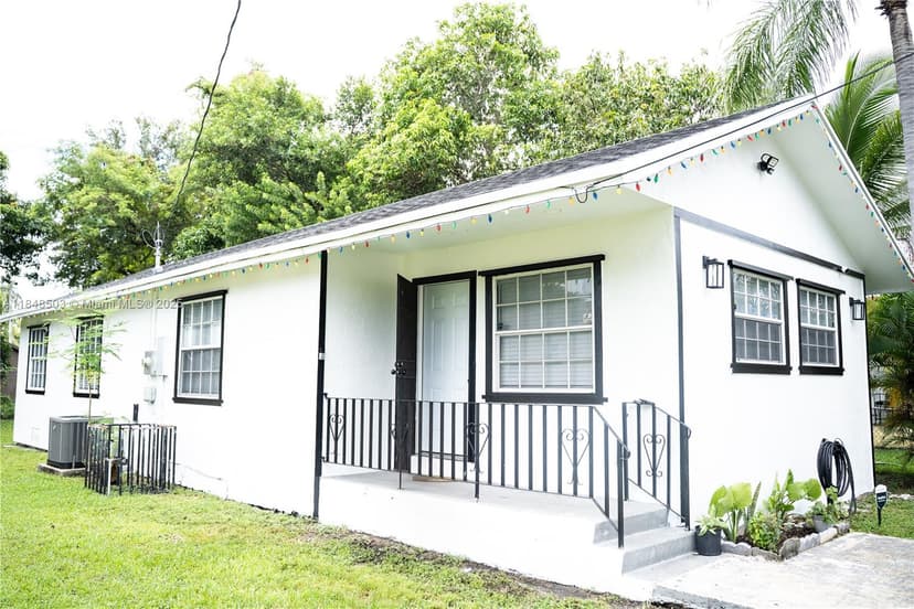 2160 NW 45th St, Miami FL 33142
