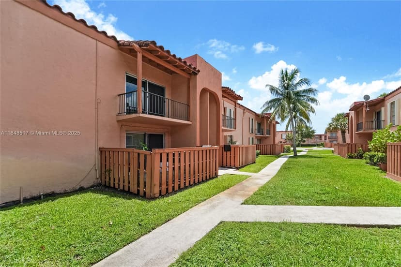 7160 Fairway Dr # J16, Miami Lakes FL 33014
