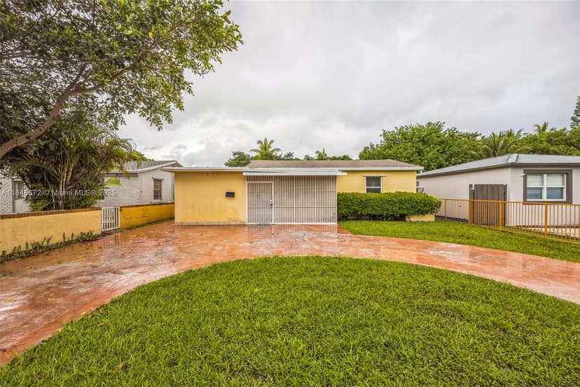 2651 Adams St, Hollywood FL 33020