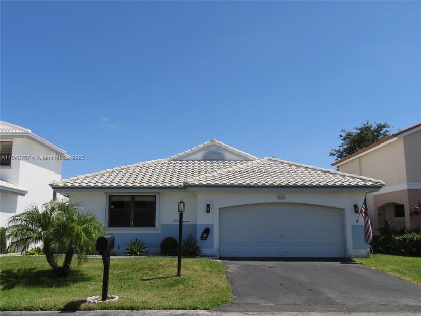 15060 Norfolk Ln, Davie FL 33331