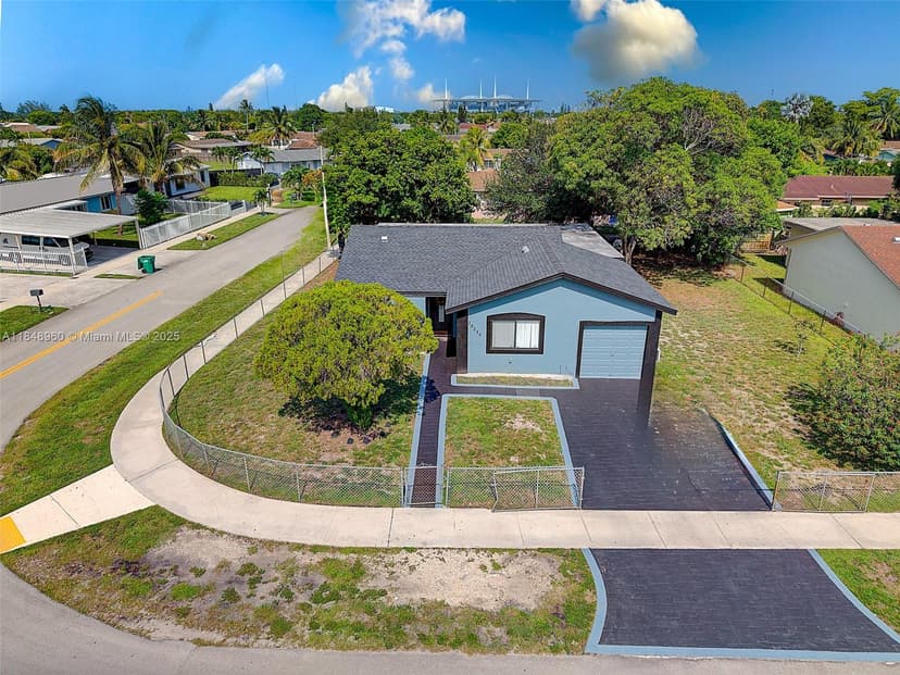 20239 NW 33rd Ct, Miami Gardens FL 33056