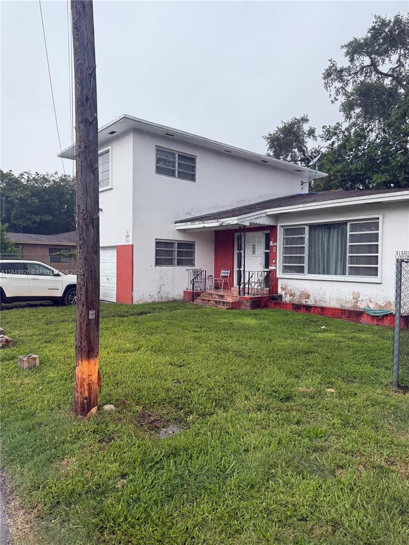 3753 Washington Ave, Miami FL 33133