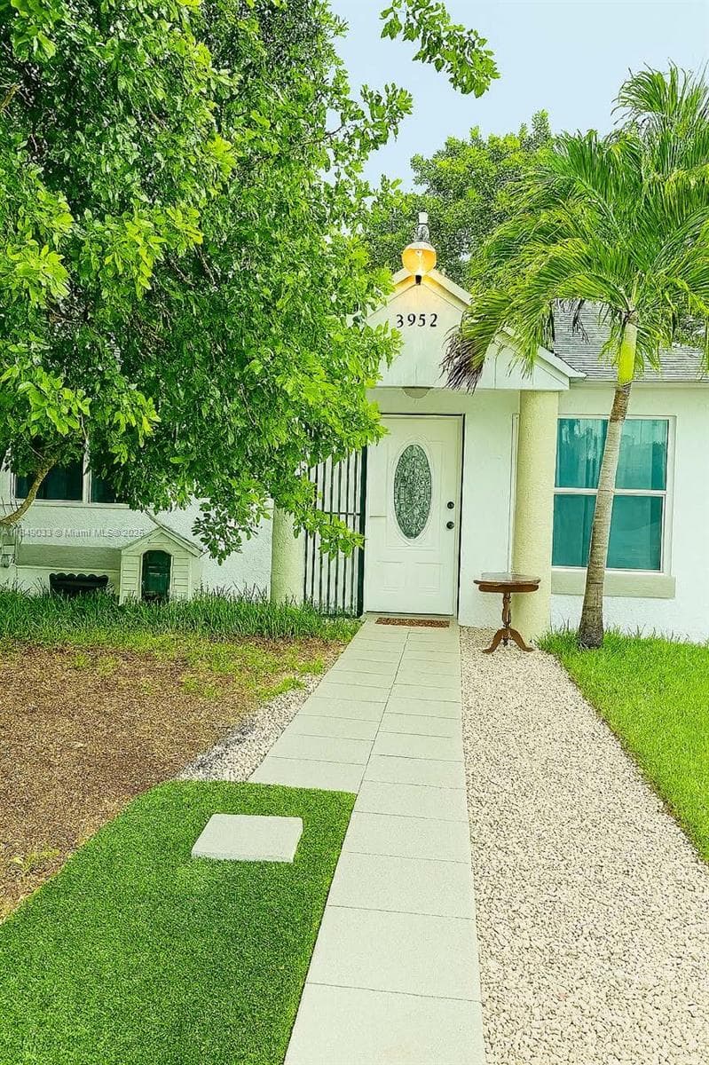 3952 NW 182nd Ln, Miami Gardens FL 33055