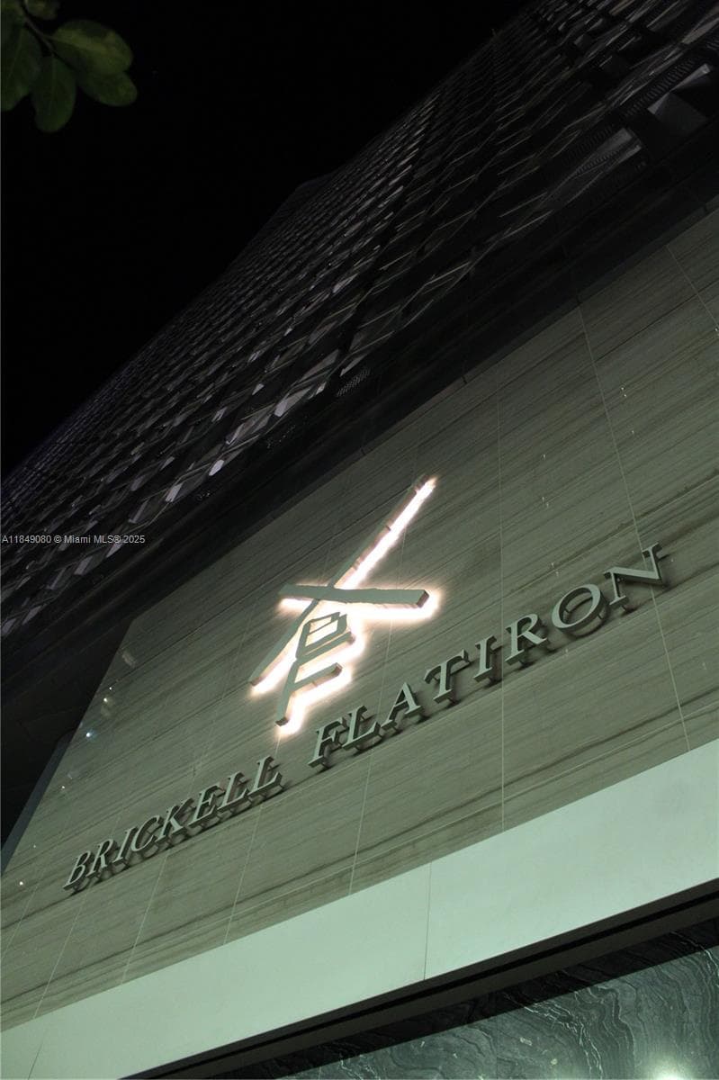 1000 Brickell Plz # 1906, Miami FL 33131