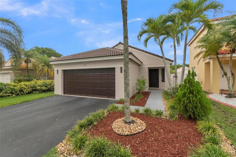 1592 S Salerno Cir, Weston FL 33327
