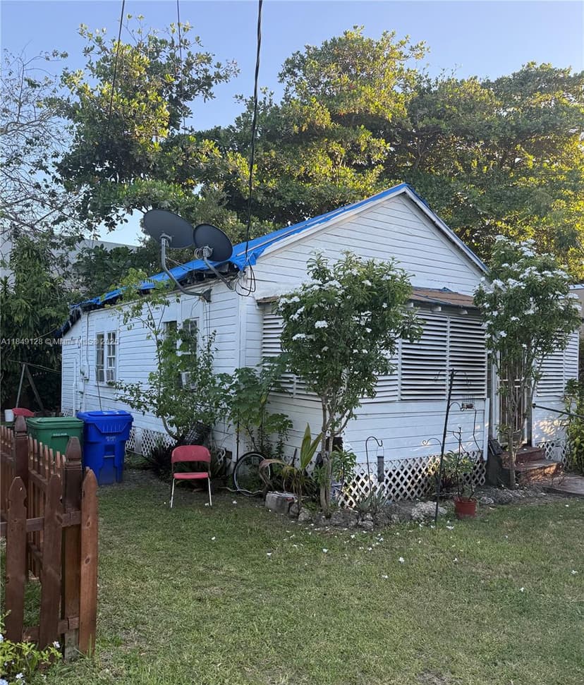 3748 Washington Ave, Miami FL 33133