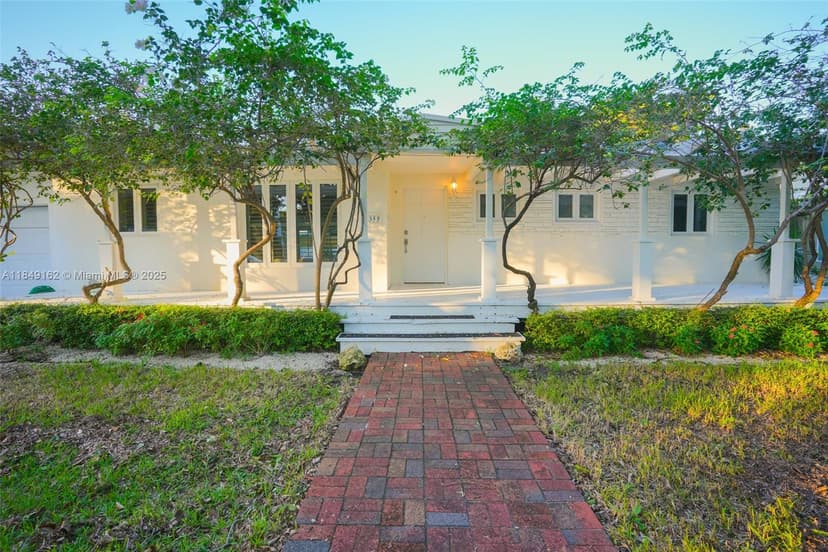 355 Redwood Ln, Key Biscayne FL 33149