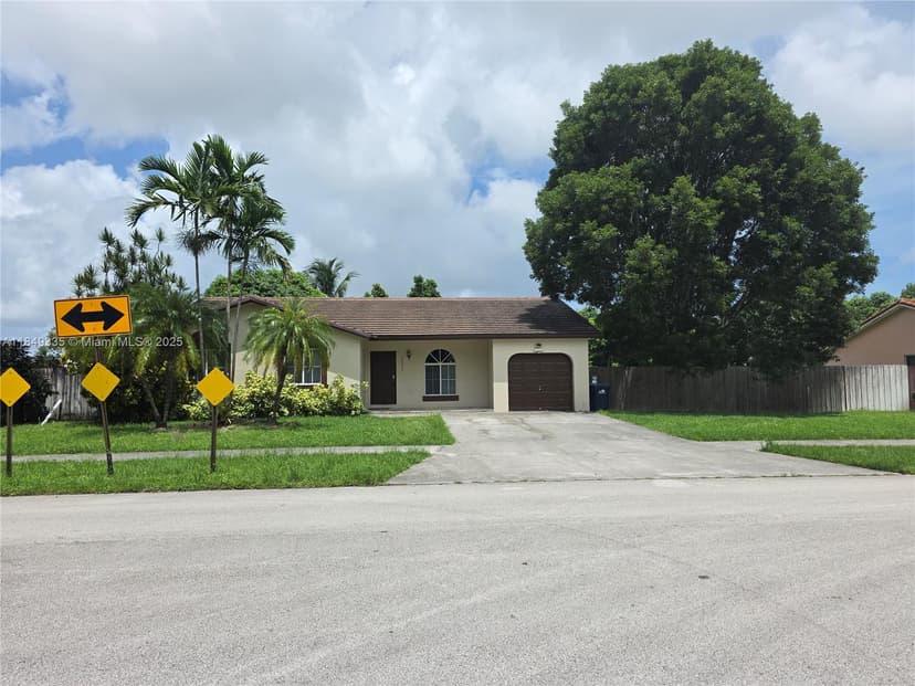 22037 SW 129th Ave, Miami FL 33170