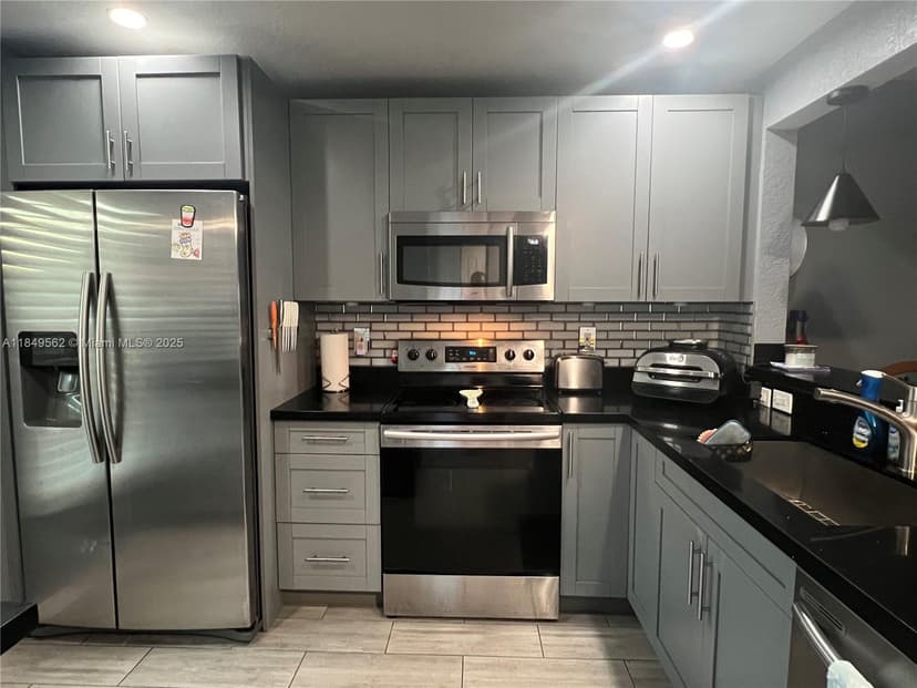 5830 NW 64th Ave # 103, Tamarac FL 33319
