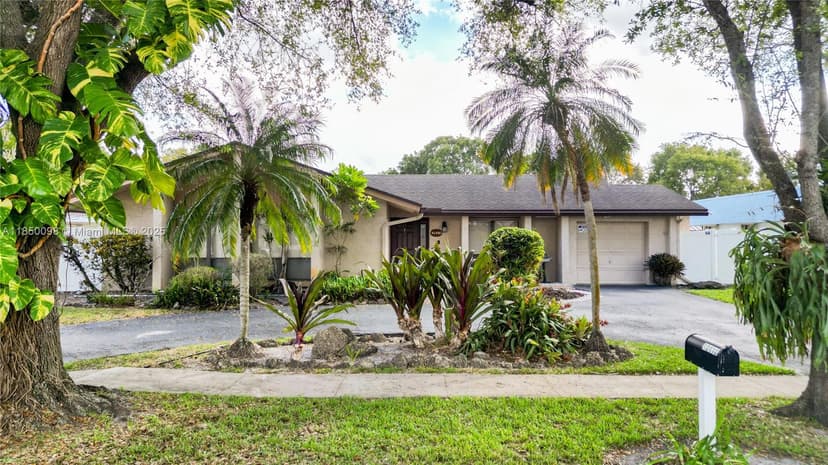 10410 SW 50th Pl, Cooper City FL 33328