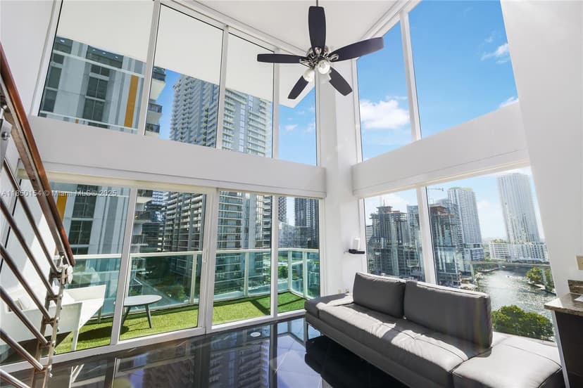 41 SE 5th St # 1116, Miami FL 33131