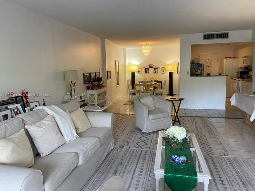 800 NE 195th St # 215, Miami FL 33179