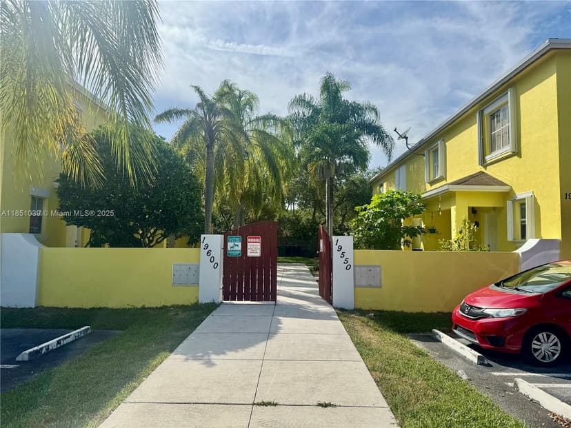 19550 SW 103rd Ct # 5, Cutler Bay FL 33157