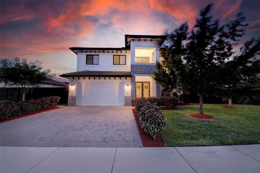 9220 SW 170th St, Palmetto Bay FL 33157