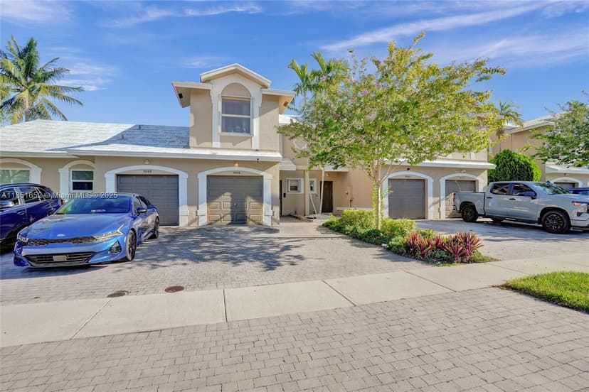 9056 NW 55th Ct, Sunrise FL 33351