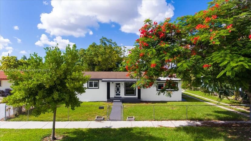 1026 W 32nd St, Hialeah FL 33012