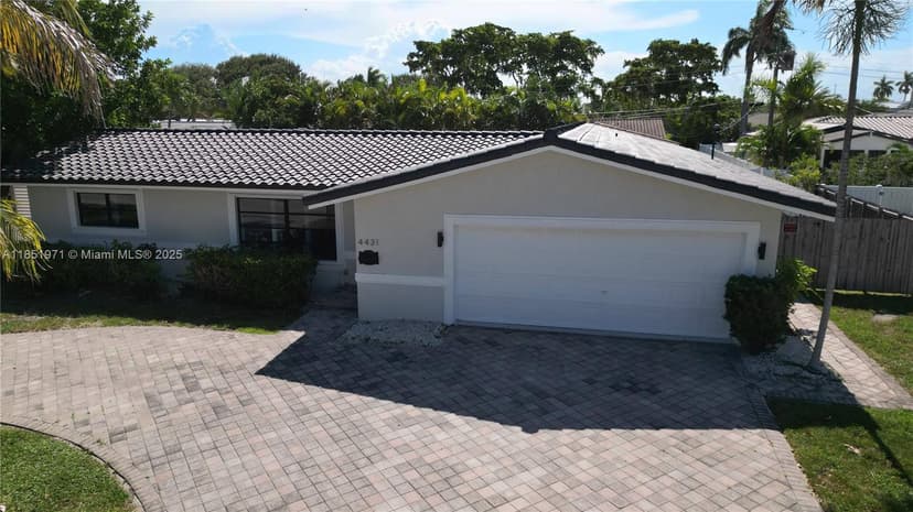 4431 NE 28th Ave, Lighthouse Point FL 33064