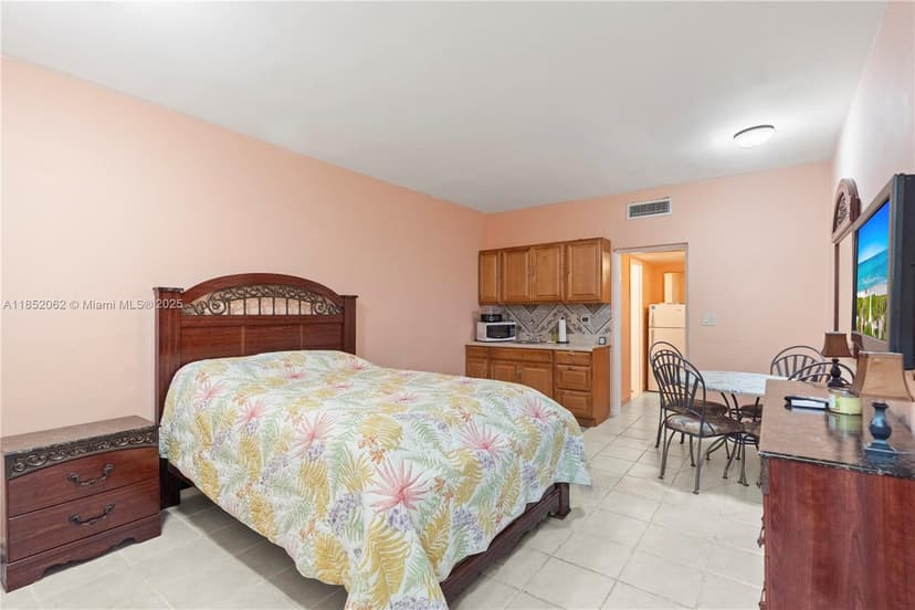 26 Diplomat Pkwy # 2356, Hallandale Beach FL 33009