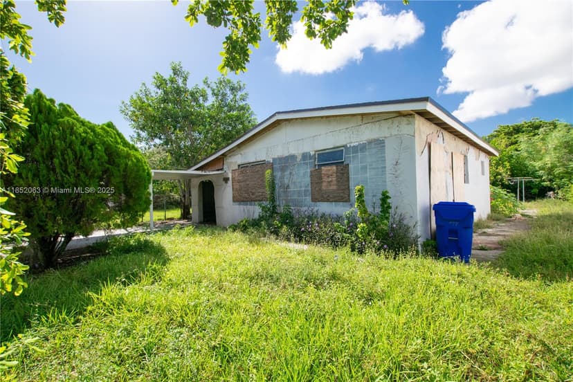 826 NW 56th St, Miami FL 33127