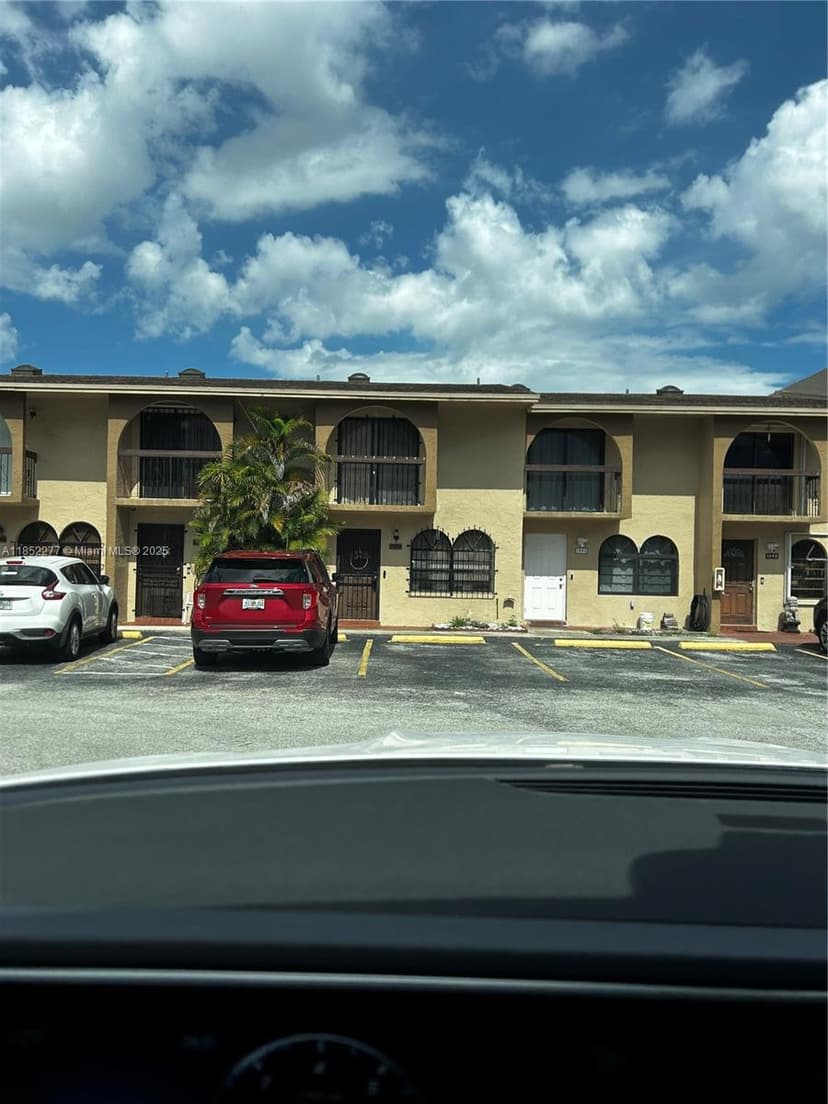 1072 W 79th St # 32, Hialeah FL 33014