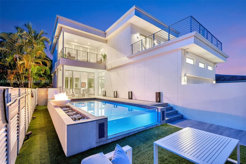 1243 Washington St, Hollywood FL 33019