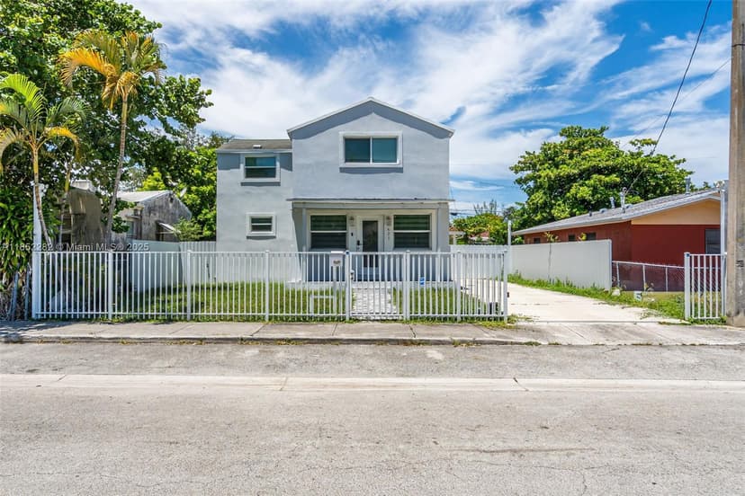 421 NW 44th St, Miami FL 33127
