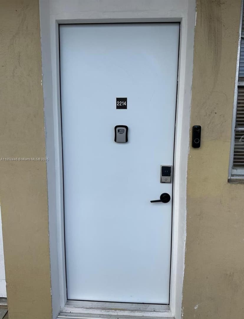 26 Diplomat Pkwy # 2214, Hallandale Beach FL 33009