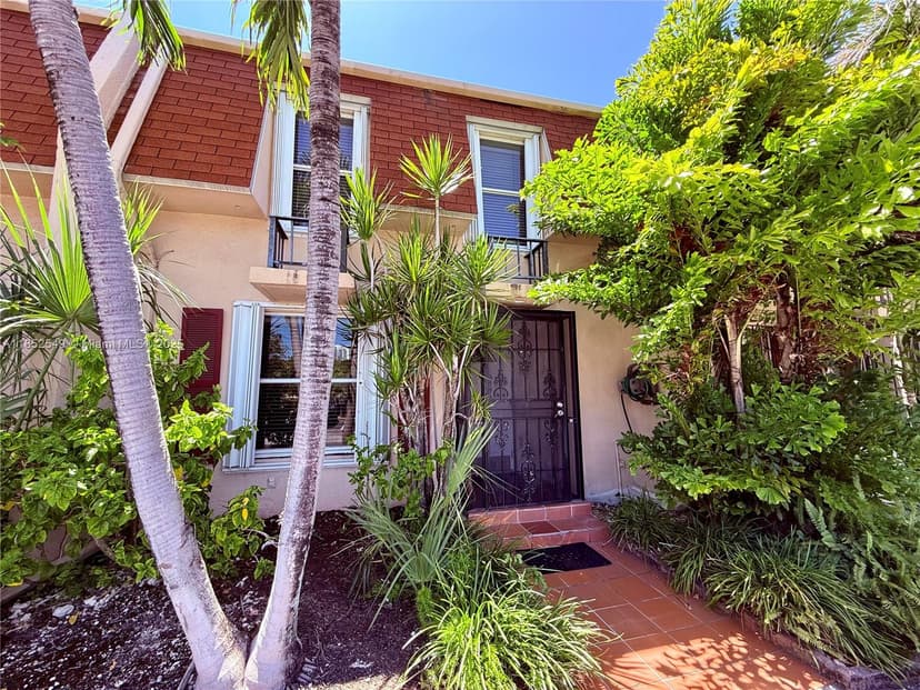 1001 Three Islands Blvd # 34, Hallandale Beach FL 33009