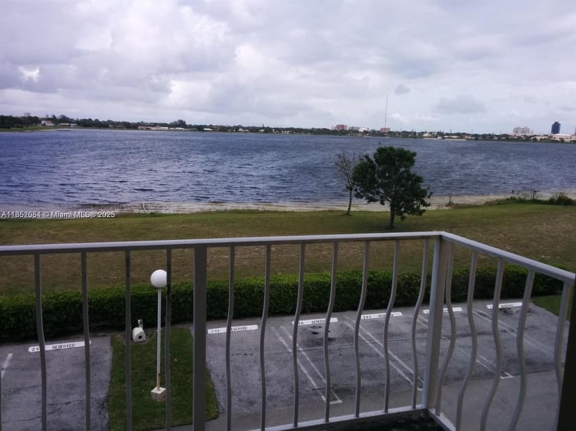 480 Executive Center Dr # 3C, West Palm Beach FL 33401