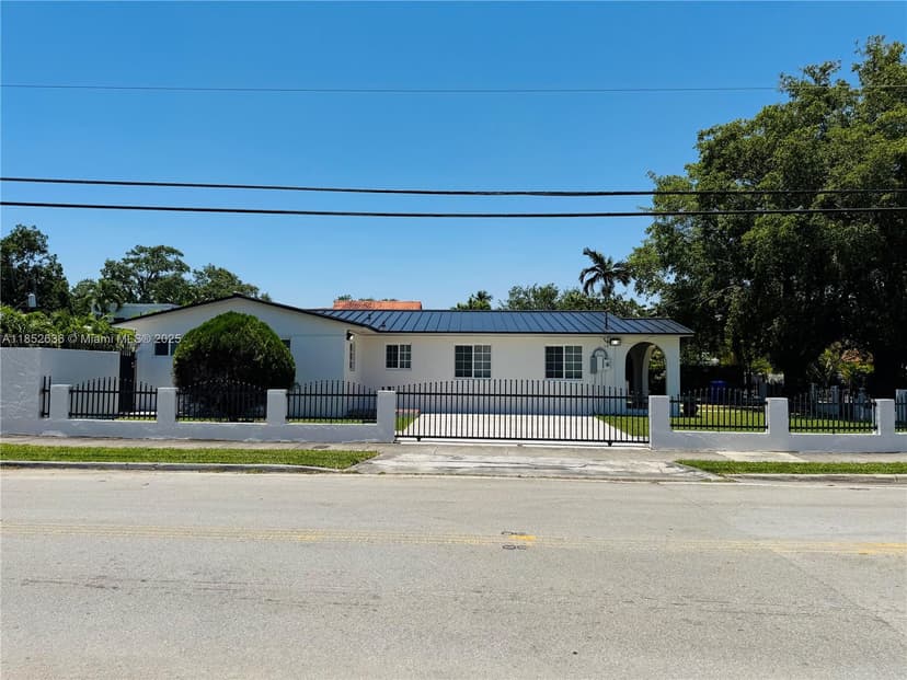1900 SW 24th St, Miami FL 33145