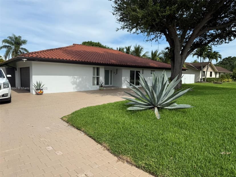 13461 SW 98th Pl, Miami FL 33176