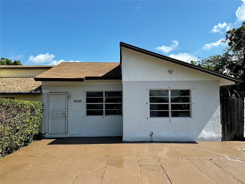11549 SW 4th St, Sweetwater FL 33174