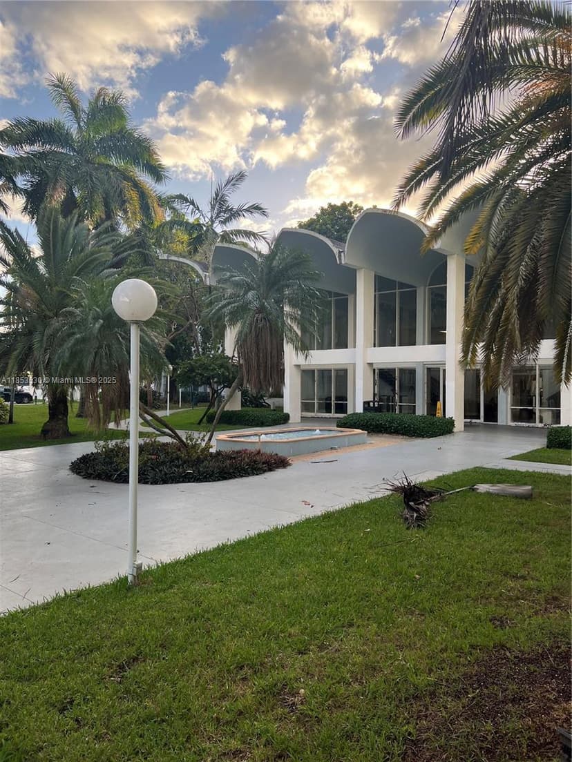486 NW 165th St Rd # B503, Miami FL 33169