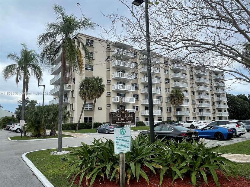 1831 NE 38th St # 403, Oakland Park FL 33308
