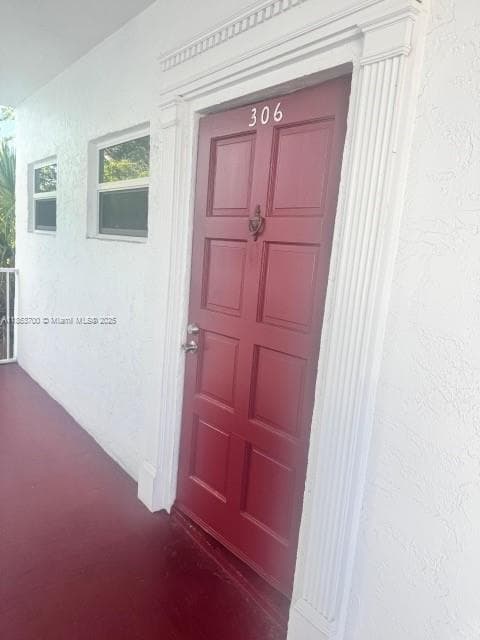 4270 NW 40th St # 306, Lauderdale Lakes FL 33319