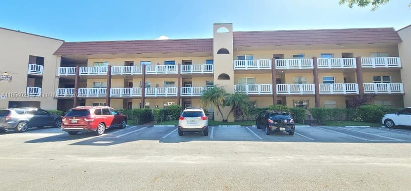 9020 Sunrise Lakes Blvd # 107, Sunrise FL 33322